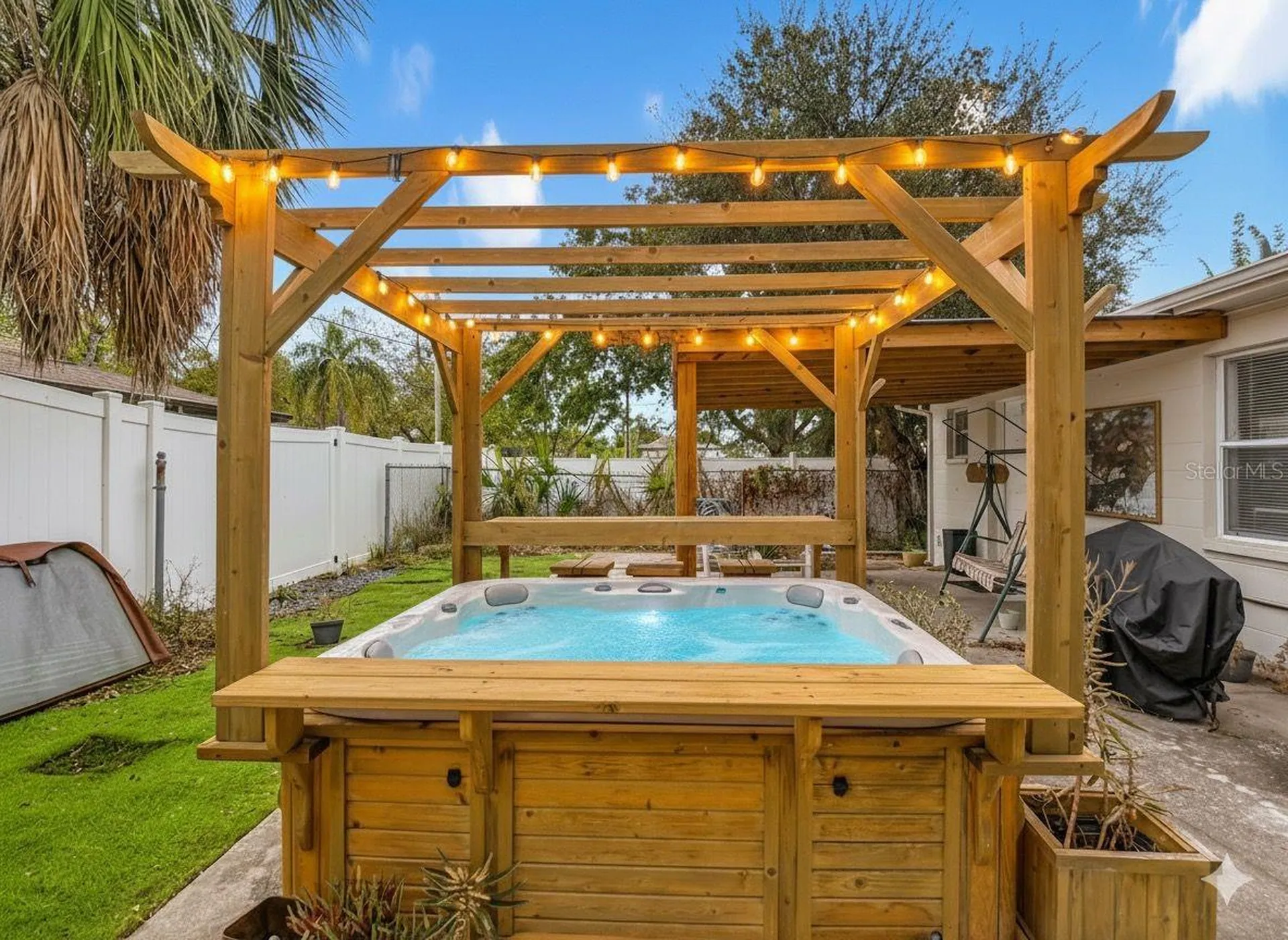 2520 W Saint John Street Tampa FL 33607