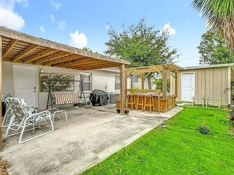 2520 W Saint John Street Tampa FL 33607