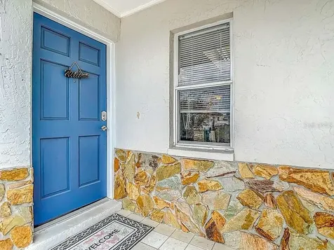 2520 W Saint John Street Tampa FL 33607