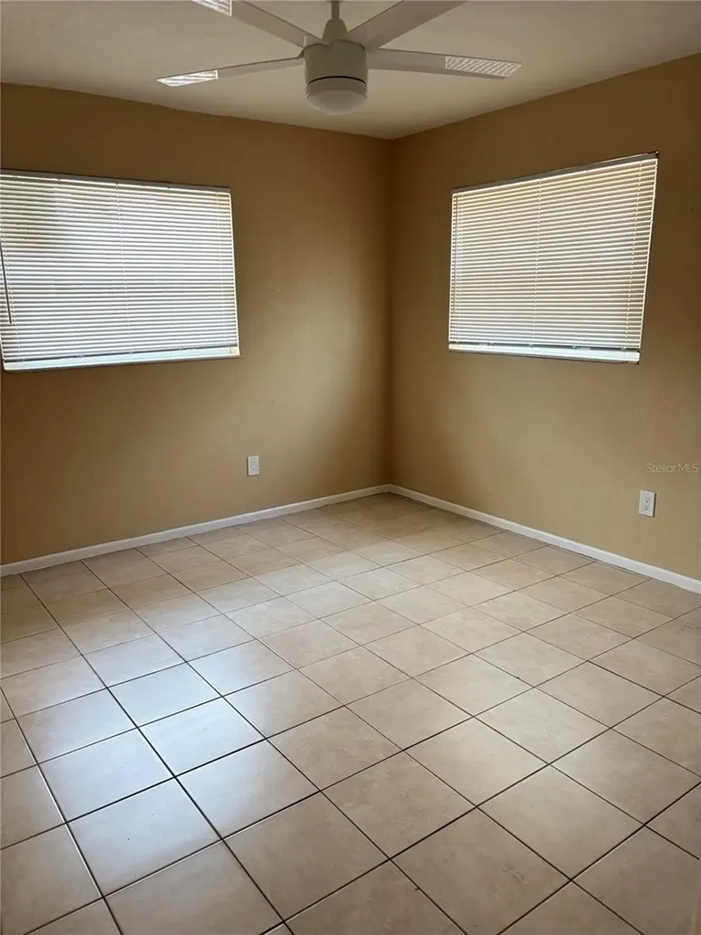 1427 15th Street S St Petersburg FL 33705