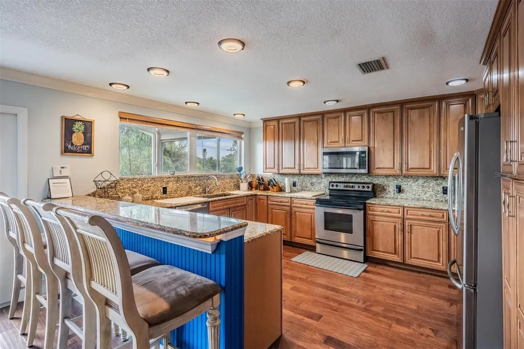 815 NW 2nd Avenue Ruskin FL 33570