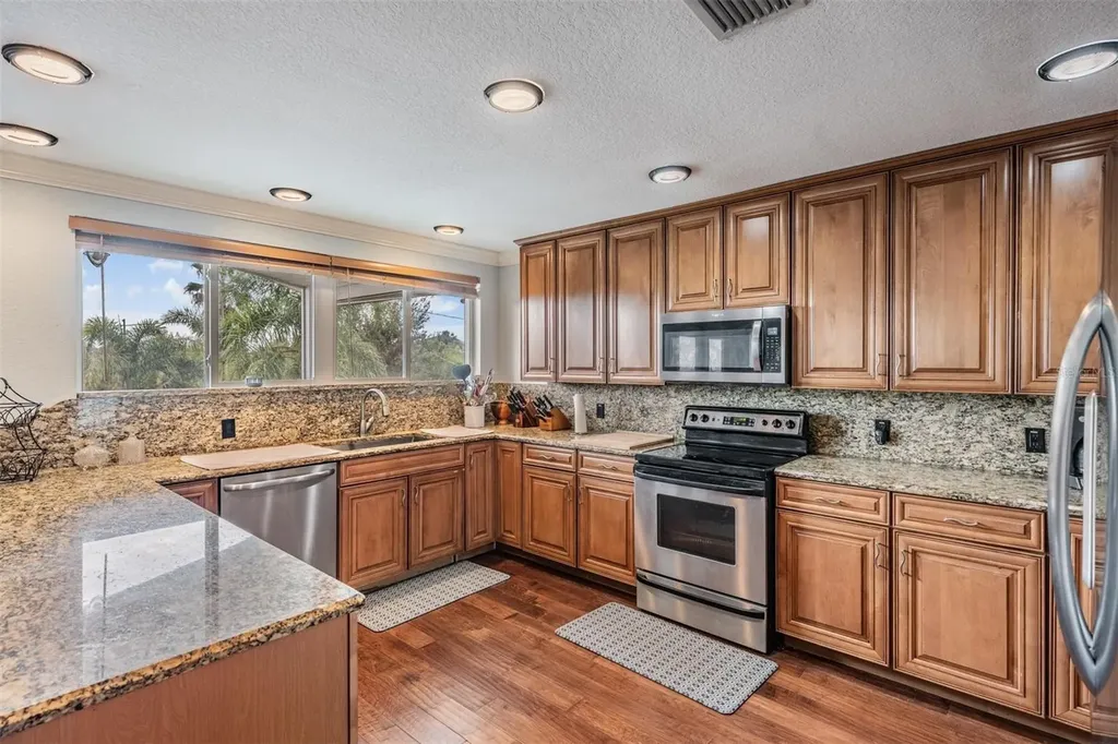 815 NW 2nd Avenue Ruskin FL 33570