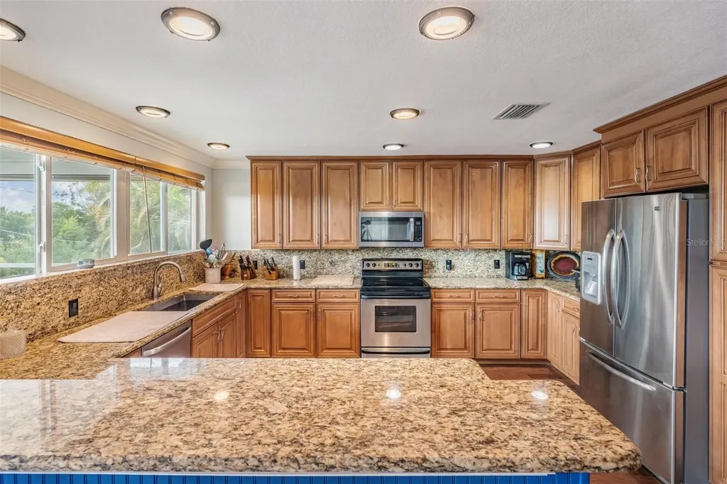 815 NW 2nd Avenue Ruskin FL 33570