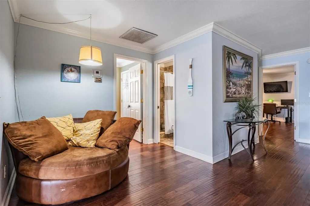 815 NW 2nd Avenue Ruskin FL 33570