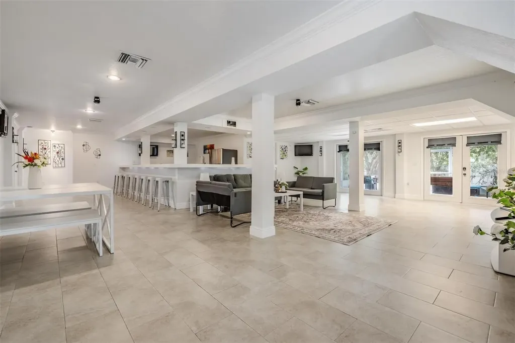 815 NW 2nd Avenue Ruskin FL 33570