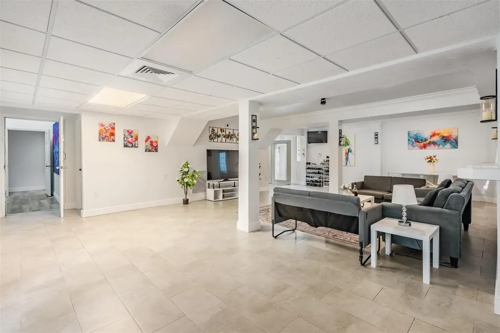 815 NW 2nd Avenue Ruskin FL 33570