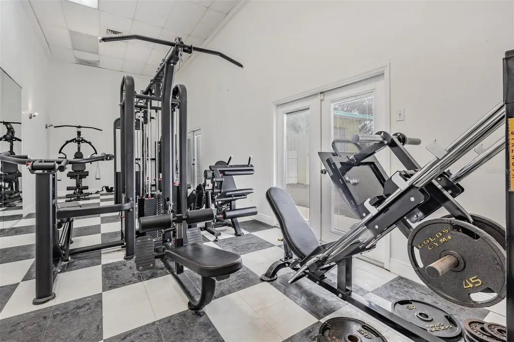 815 NW 2nd Avenue Ruskin FL 33570