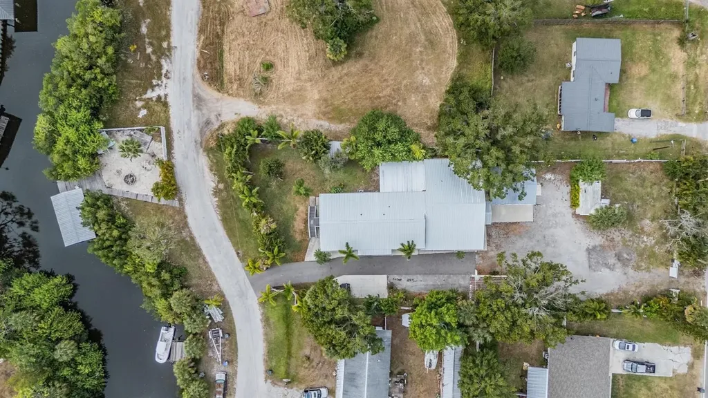 815 NW 2nd Avenue Ruskin FL 33570
