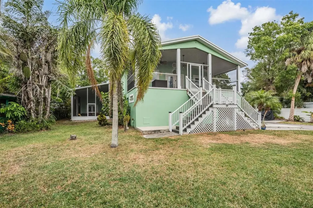 815 NW 2nd Avenue Ruskin FL 33570