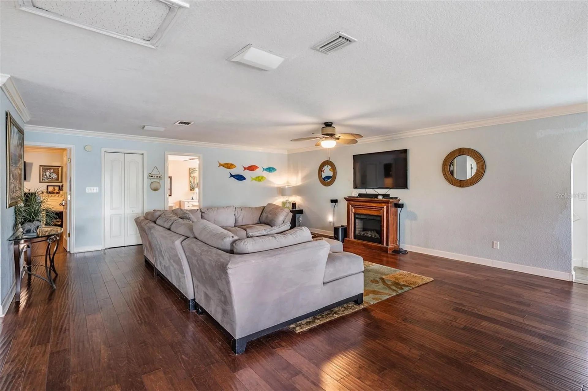 815 NW 2nd Avenue Ruskin FL 33570