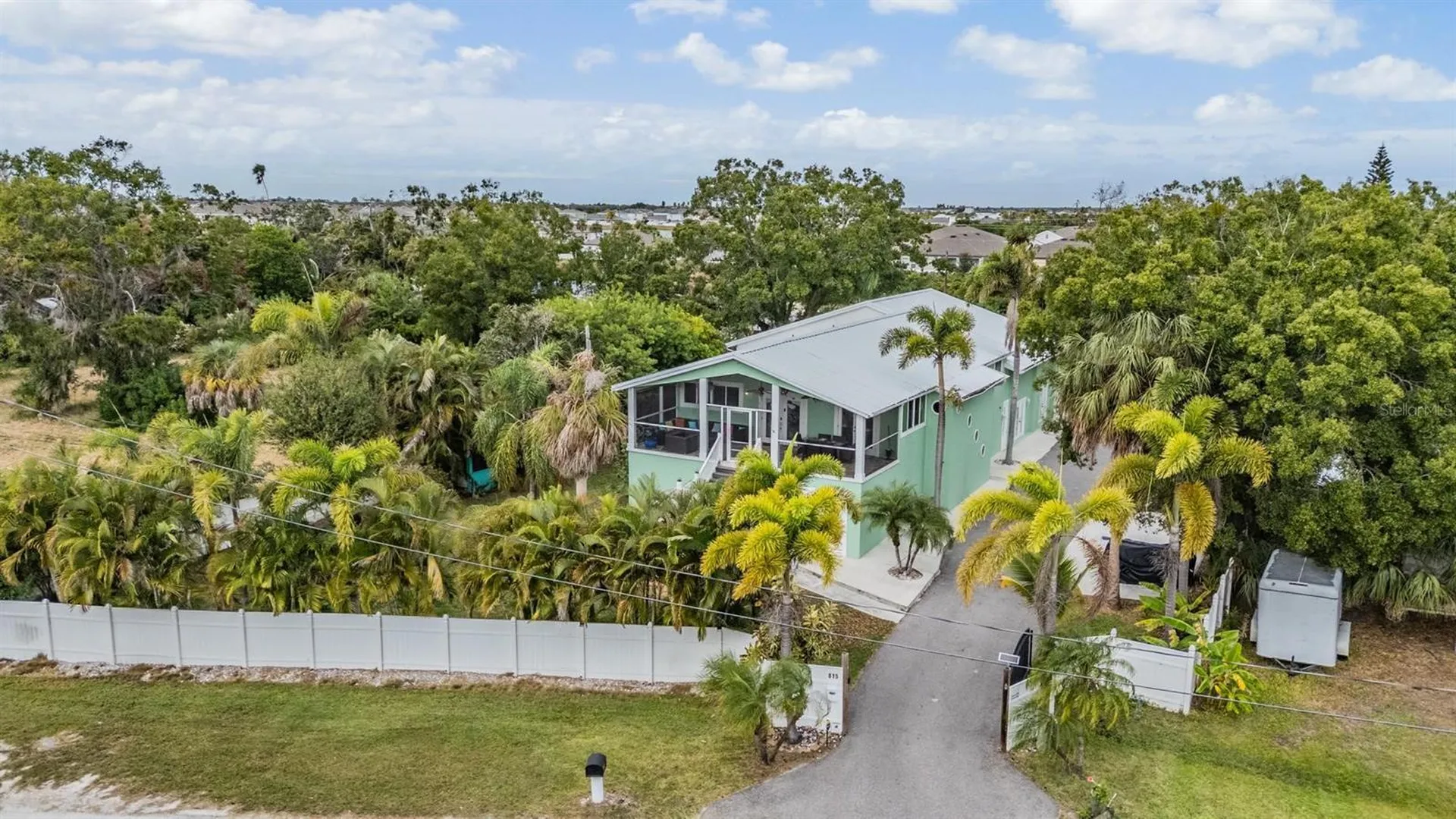 815 NW 2nd Avenue Ruskin FL 33570