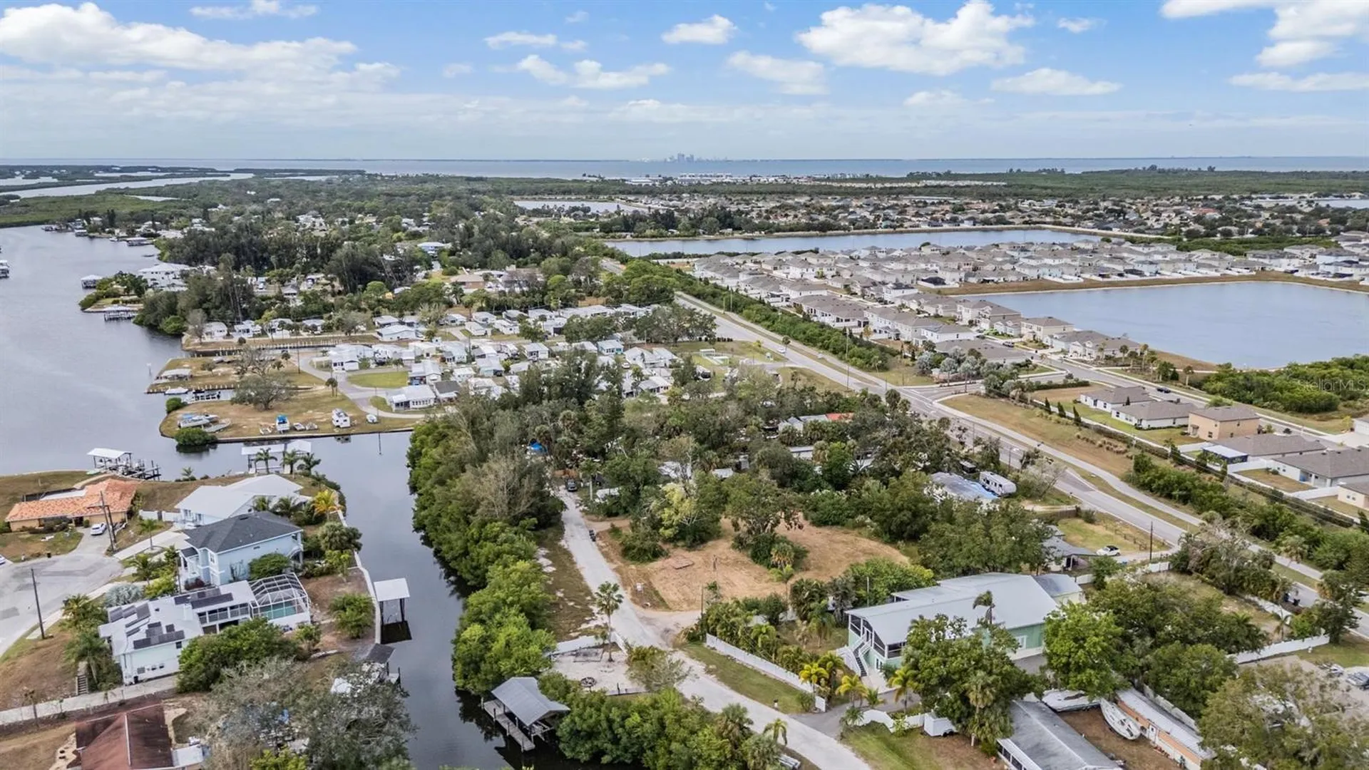 815 NW 2nd Avenue Ruskin FL 33570