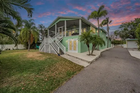 815 NW 2nd Avenue Ruskin FL 33570