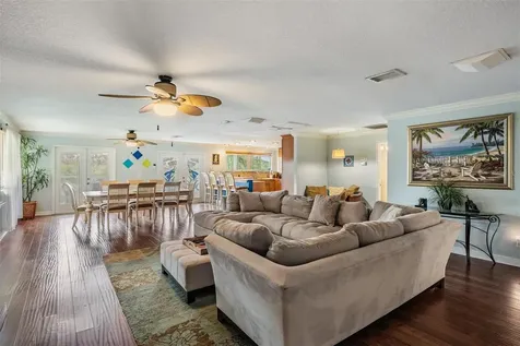815 NW 2nd Avenue Ruskin FL 33570