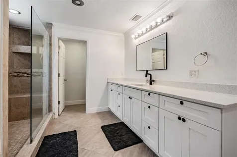 815 NW 2nd Avenue Ruskin FL 33570