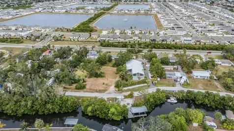 815 NW 2nd Avenue Ruskin FL 33570