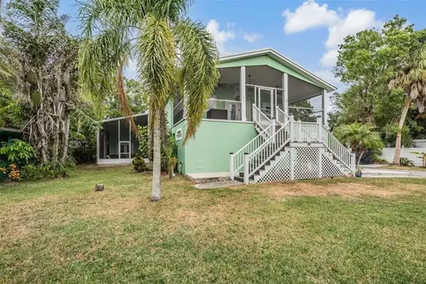 815 NW 2nd Avenue Ruskin FL 33570