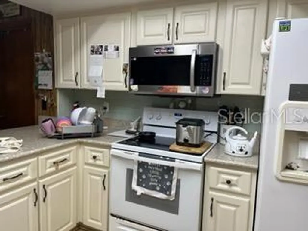 37600 Rolling Acres Road Lady Lake FL 32159