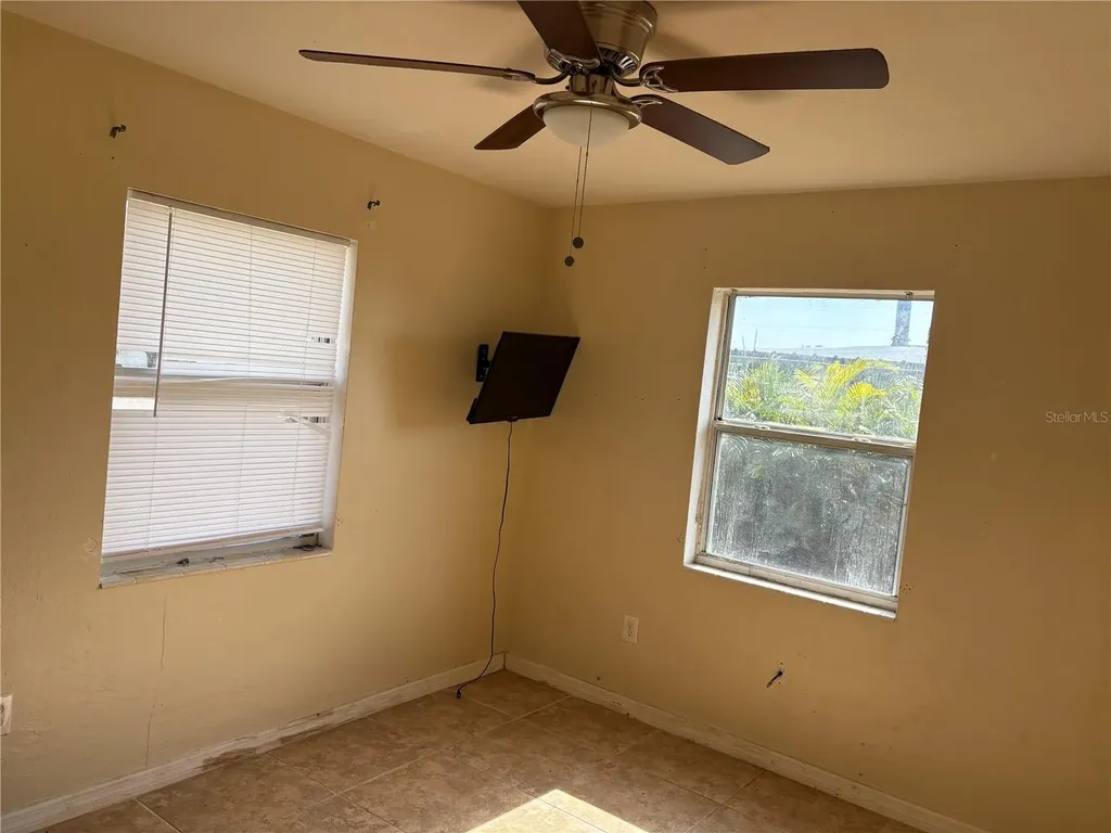6129 Freemont Street North Port FL 34287