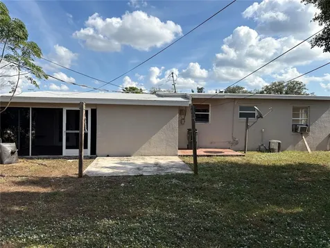 6129 Freemont Street North Port FL 34287