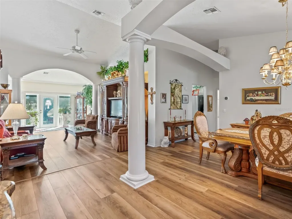 1409 Meadow View Way Lady Lake FL 32159