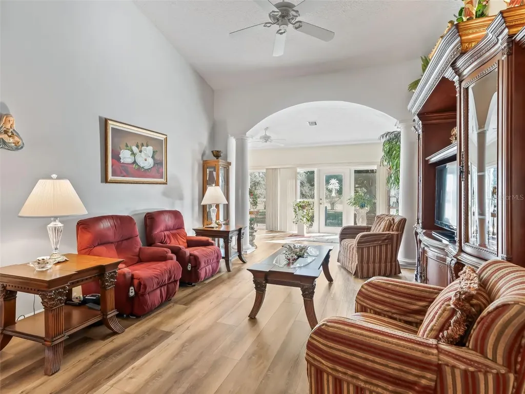 1409 Meadow View Way Lady Lake FL 32159