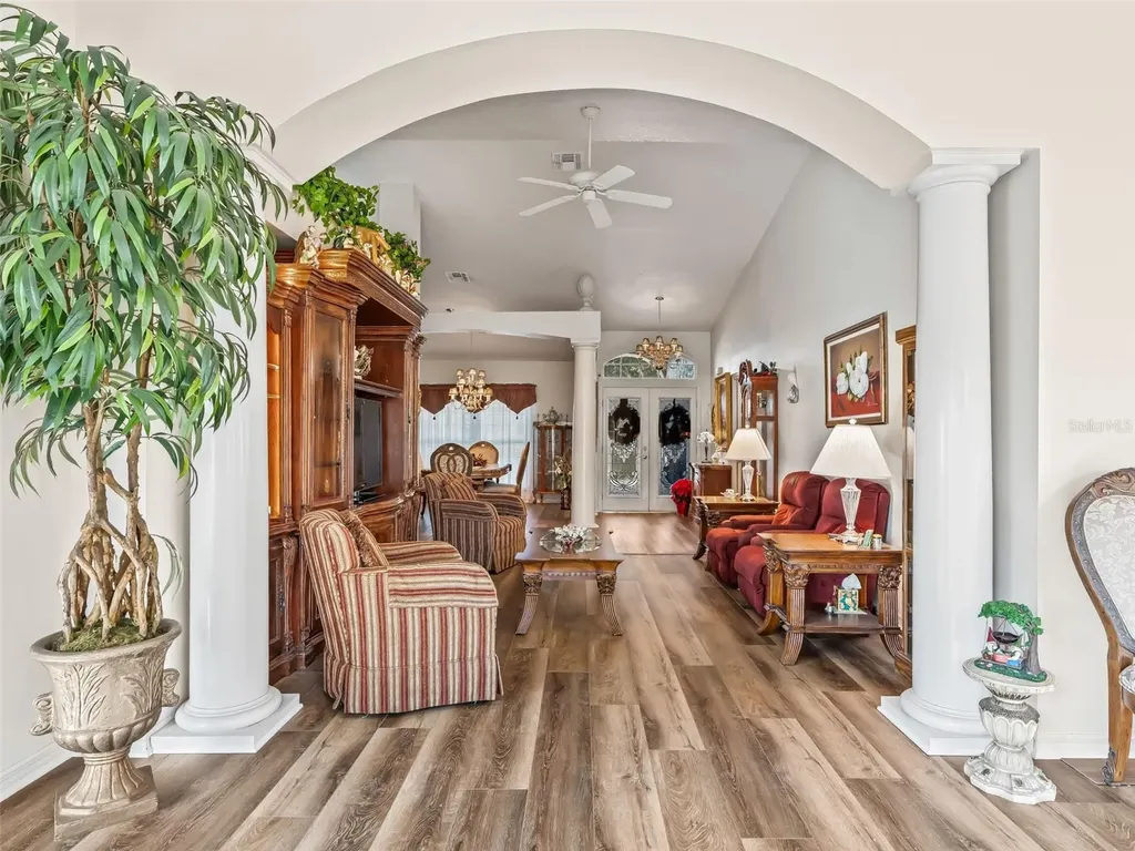 1409 Meadow View Way Lady Lake FL 32159