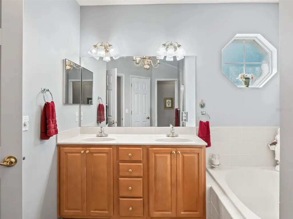 1409 Meadow View Way Lady Lake FL 32159