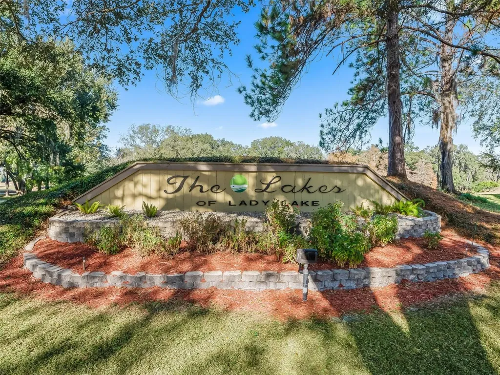 1409 Meadow View Way Lady Lake FL 32159