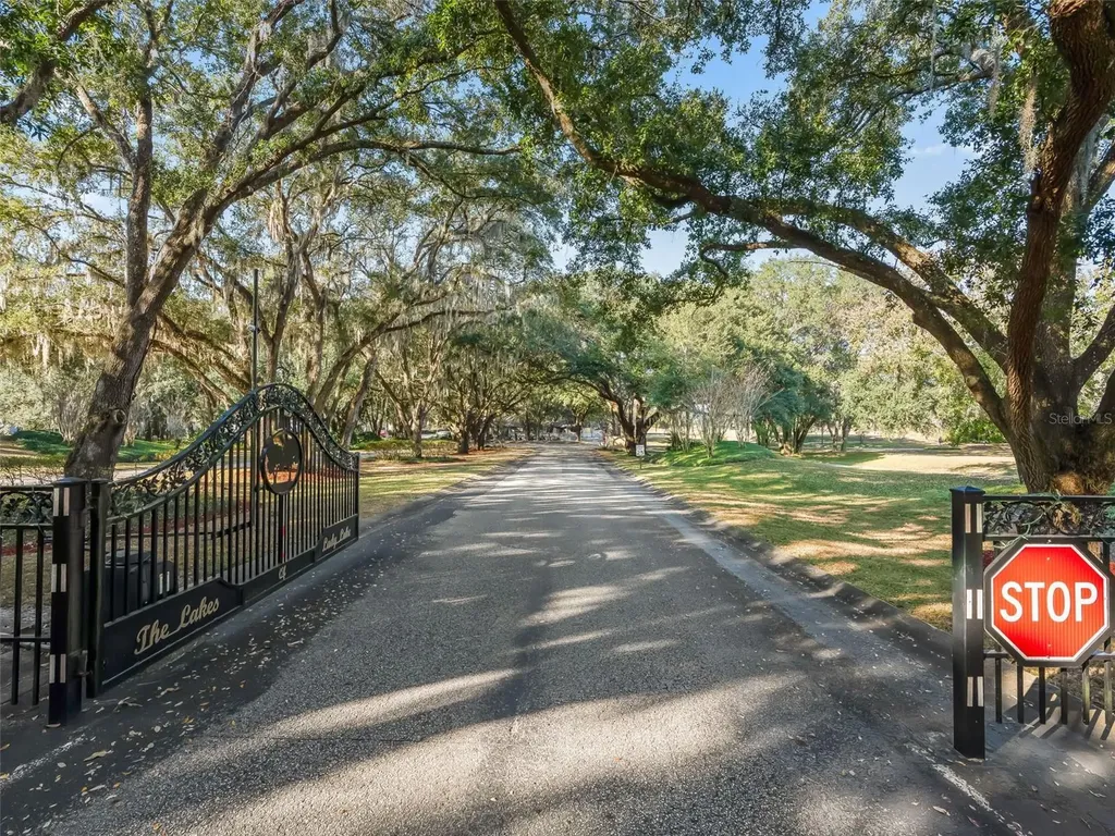 1409 Meadow View Way Lady Lake FL 32159