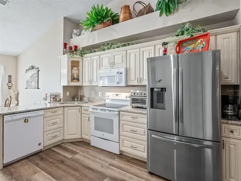 1409 Meadow View Way Lady Lake FL 32159