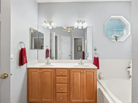1409 Meadow View Way Lady Lake FL 32159