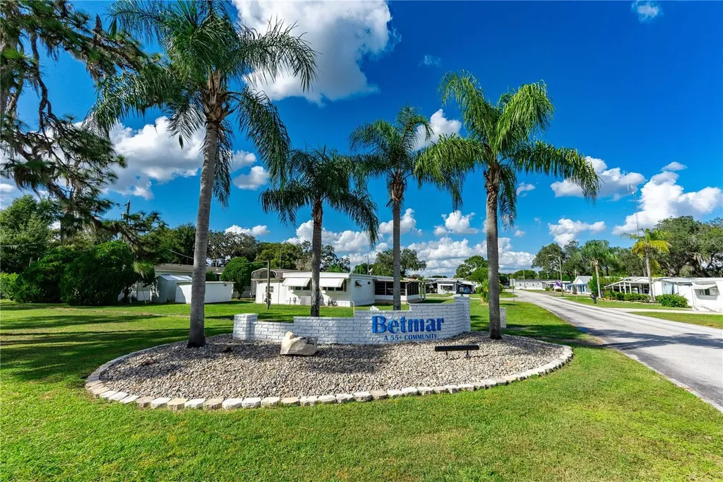 37015 Sandra Avenue Zephyrhills FL 33542