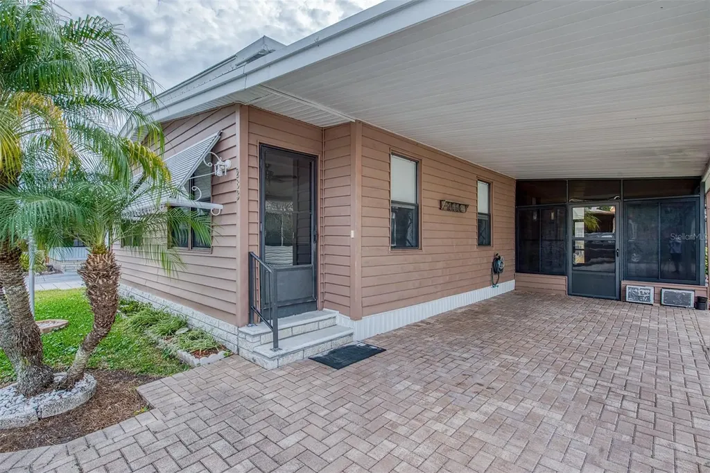 283 Pelican Drive N Oldsmar FL 34677