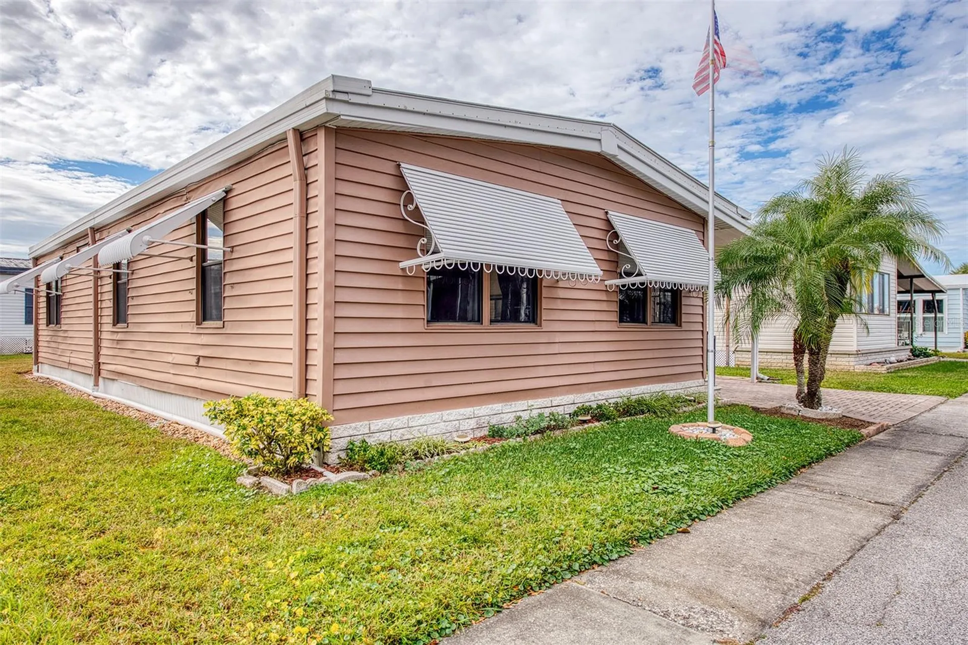 283 Pelican Drive N Oldsmar FL 34677