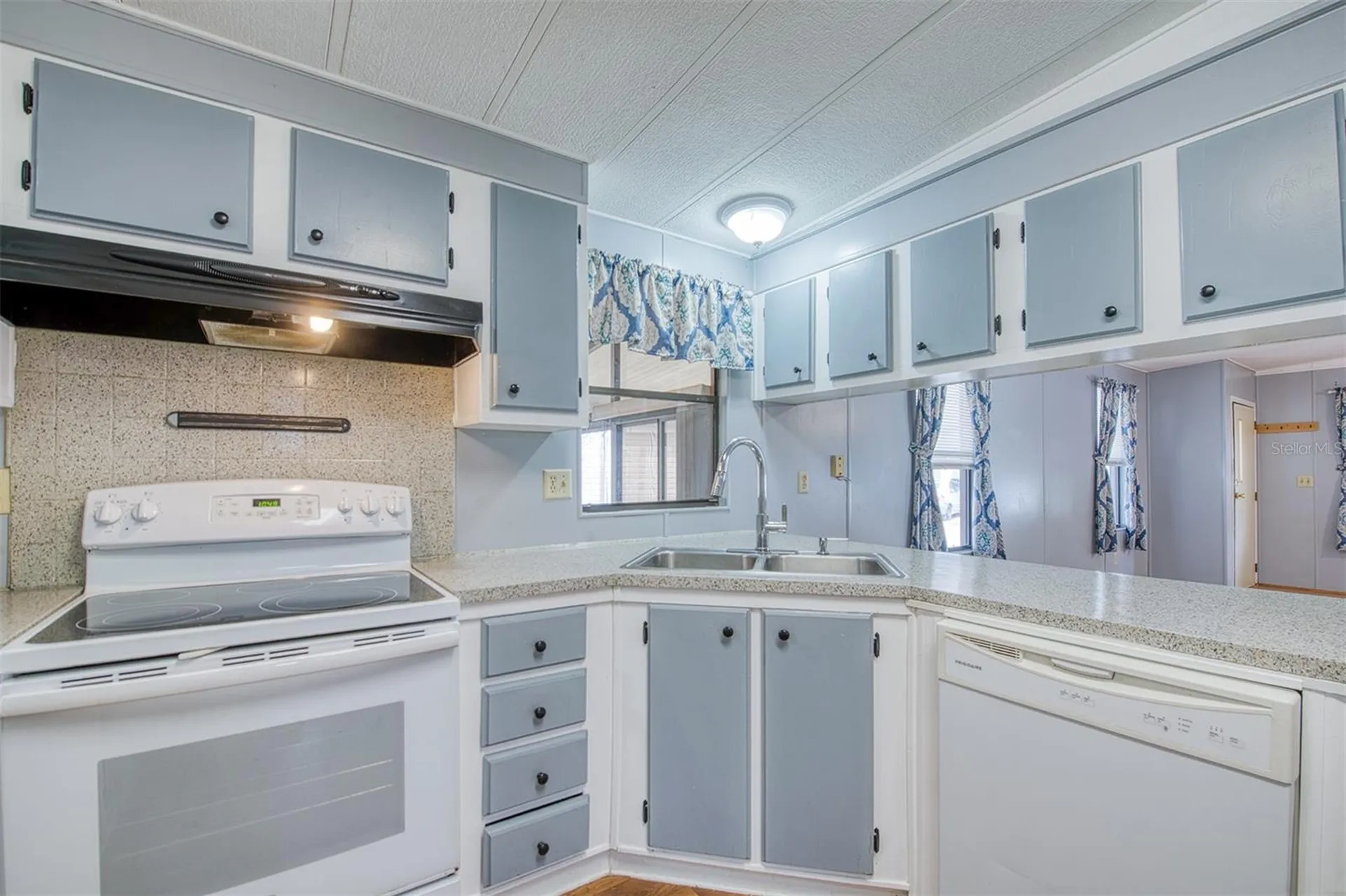 283 Pelican Drive N Oldsmar FL 34677