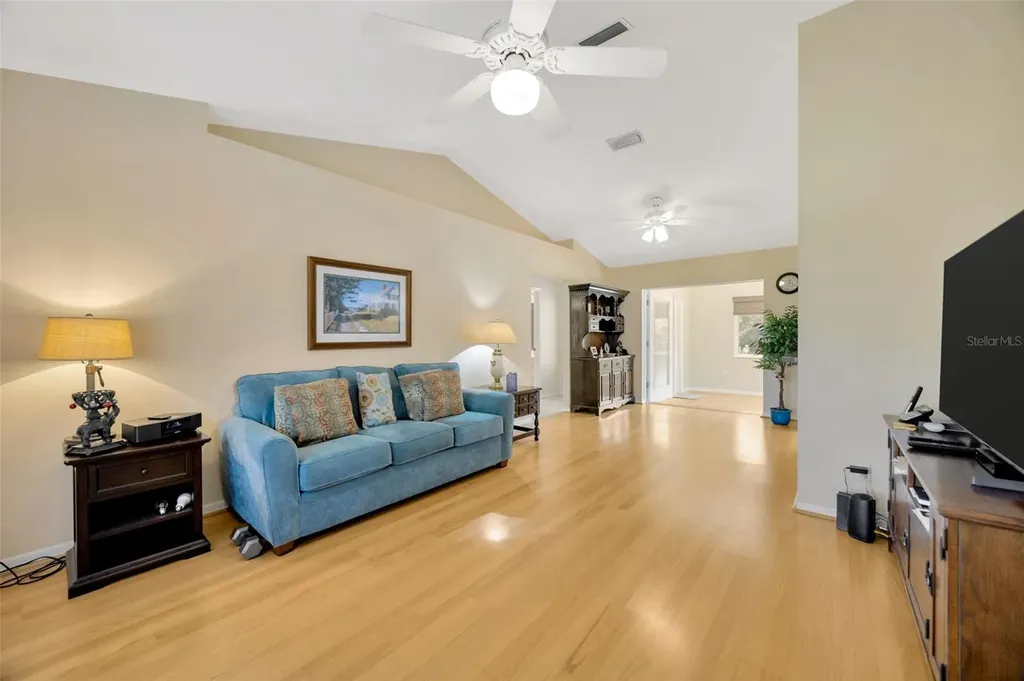37157 Foxrun Place Zephyrhills FL 33542