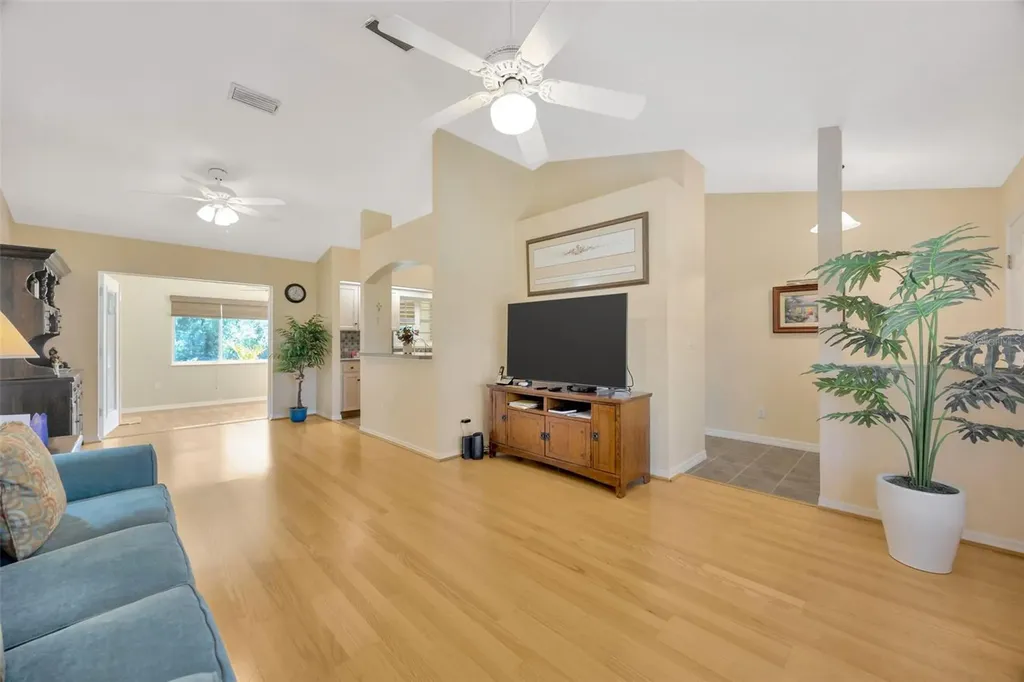 37157 Foxrun Place Zephyrhills FL 33542