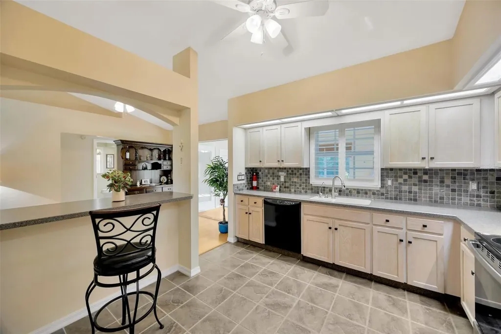 37157 Foxrun Place Zephyrhills FL 33542