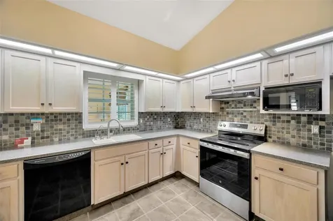 37157 Foxrun Place Zephyrhills FL 33542