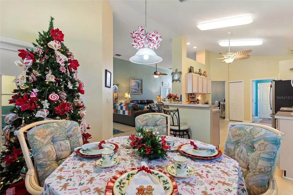 642 Vista Oaks Way Davenport FL 33837