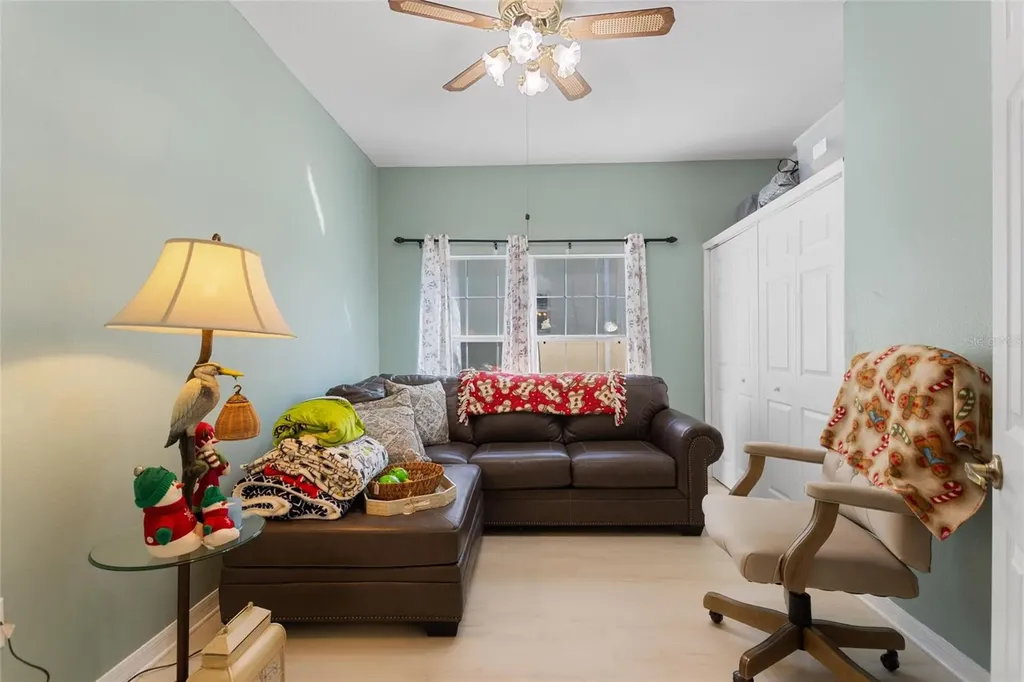 642 Vista Oaks Way Davenport FL 33837