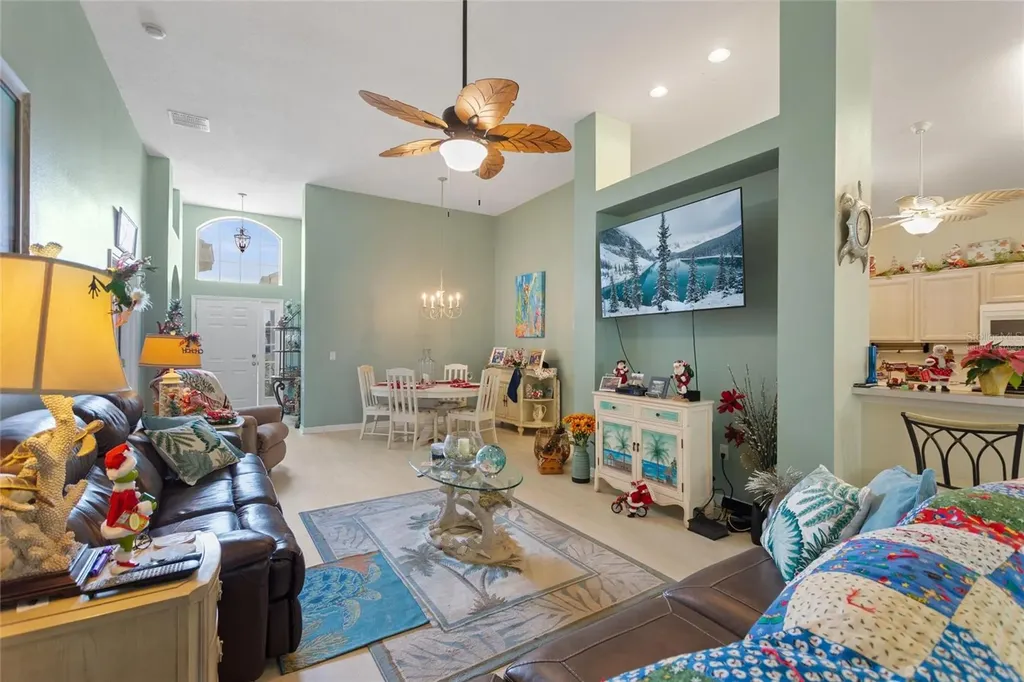642 Vista Oaks Way Davenport FL 33837