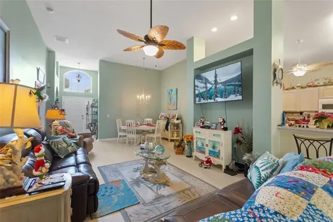 642 Vista Oaks Way Davenport FL 33837