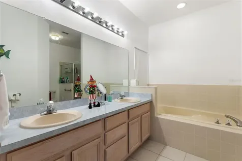 642 Vista Oaks Way Davenport FL 33837