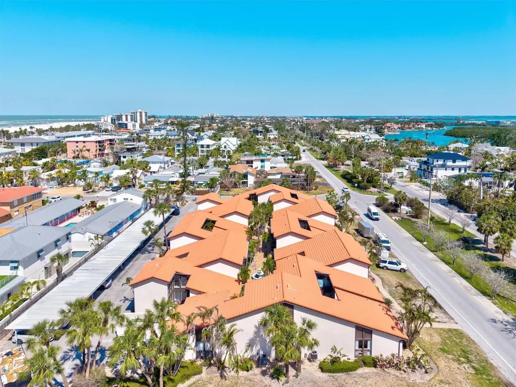 800 S Blvd Of The Presidents Sarasota FL 34236
