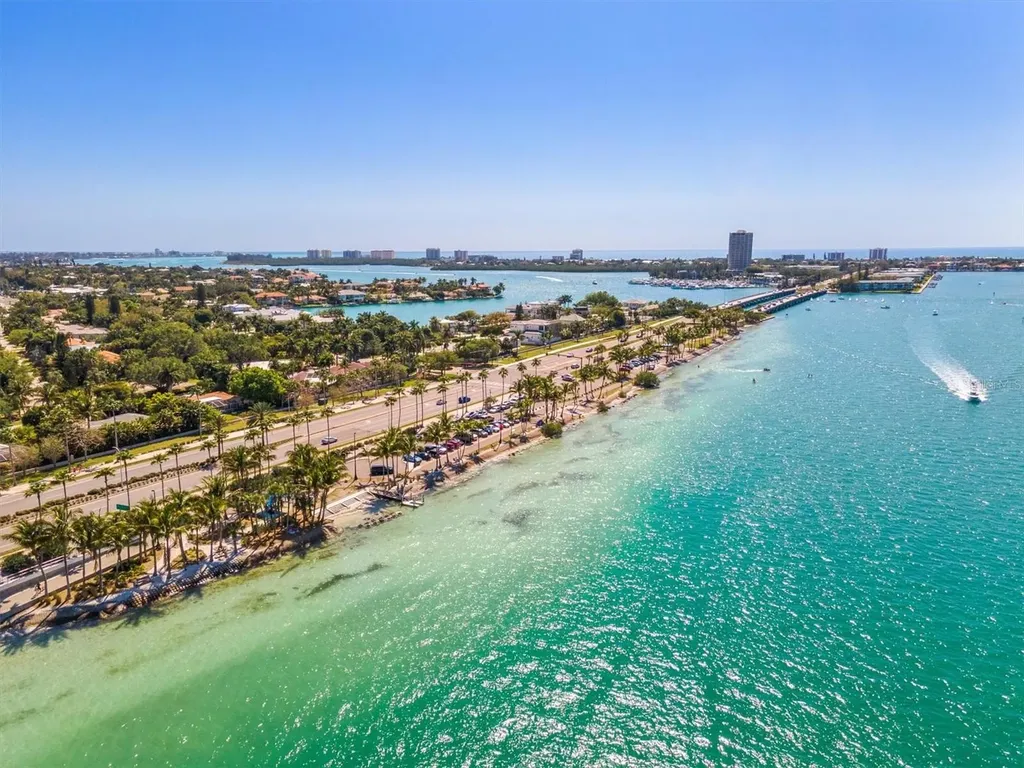 800 S Blvd Of The Presidents Sarasota FL 34236