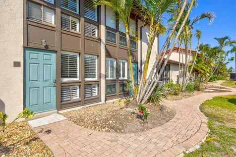 800 S Blvd Of The Presidents Sarasota FL 34236
