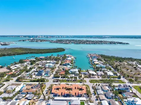 800 S Blvd Of The Presidents Sarasota FL 34236
