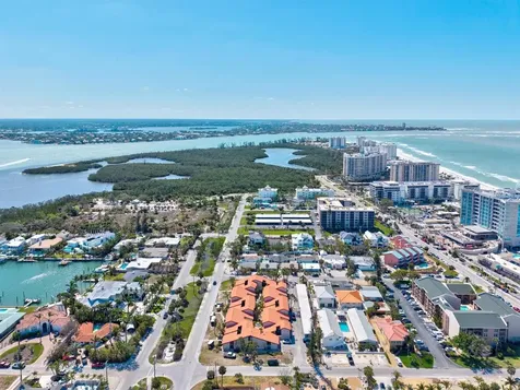 800 S Blvd Of The Presidents Sarasota FL 34236